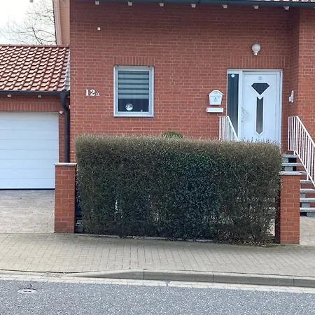 Mit Blick Auf Schloss Herkules Parkplatz Kostenlos Kassel