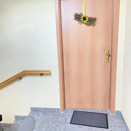 Mit Blick Auf Schloss Herkules Parkplatz Kostenlos Kassel