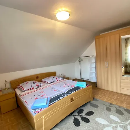Mit Blick Auf Schloss Herkules Parkplatz Kostenlos Apartment *